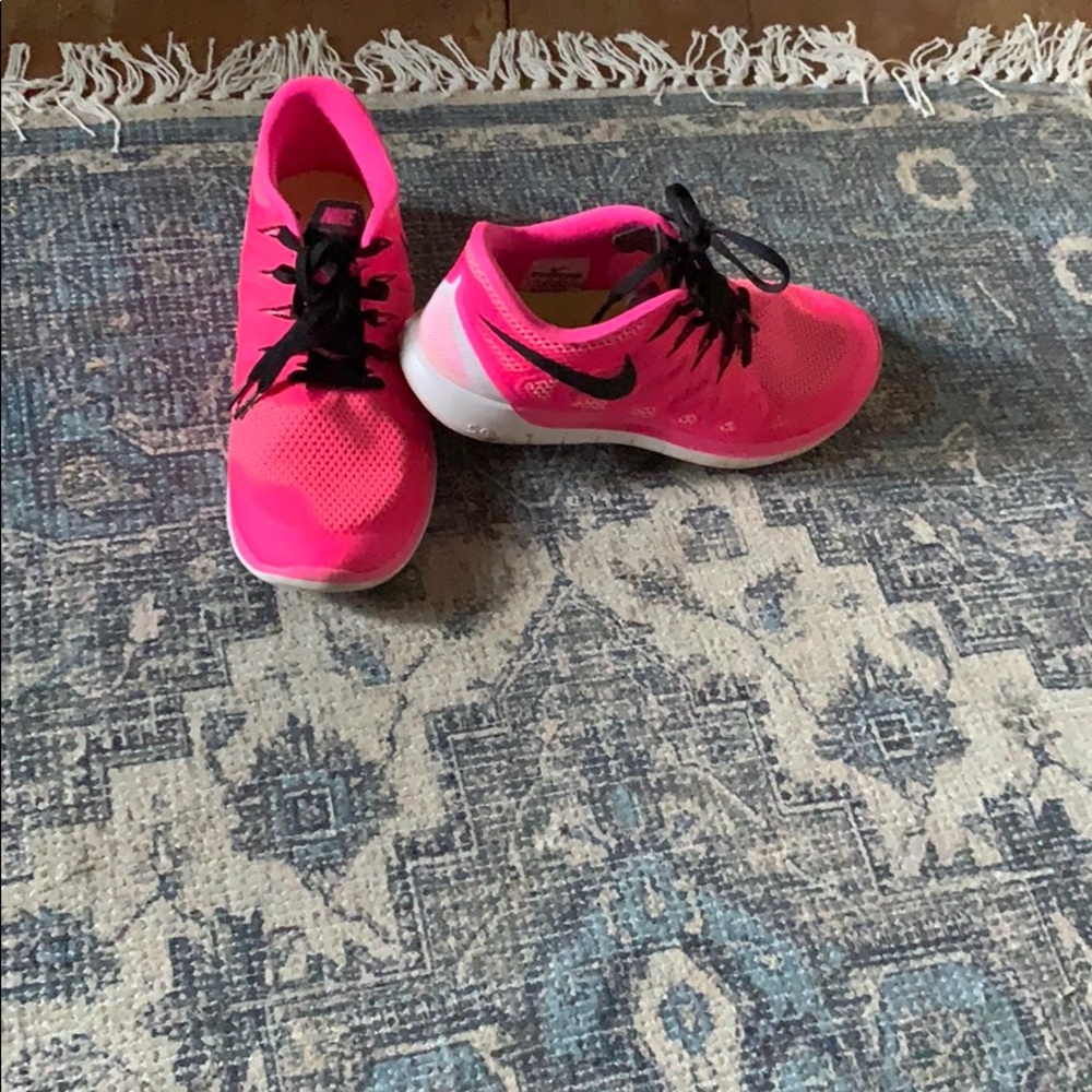 Pink nike shoes
